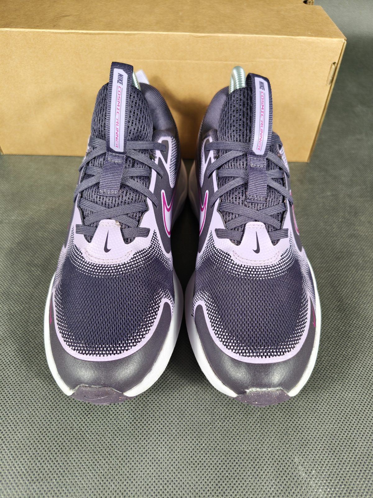 Nike Cosmic Runner GS rozm 37.5 - obrazek 4